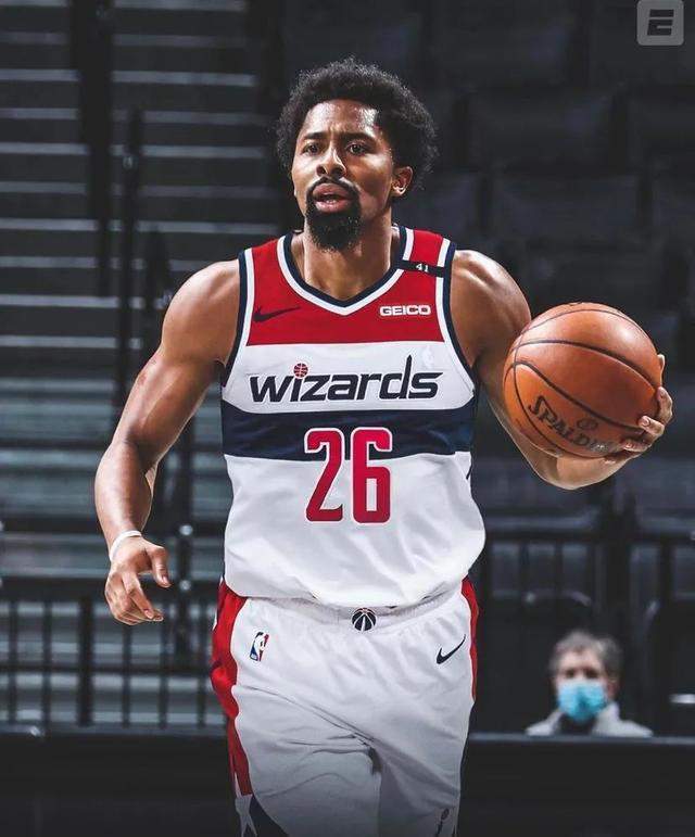 lol最新客户端下载-清晨华盛顿奇才调整名单以备法甲,更衣室发声环节打磨,气氛紧张,细节决定成败(洛杉矶湖人vs华盛顿奇才)